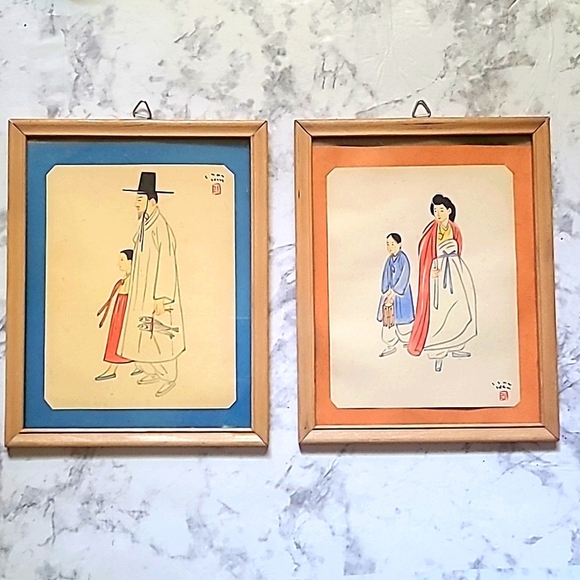 Signed Traditional Asian Korean Folk Art Man Woman w child Set of 2 - Picture 1 of 6